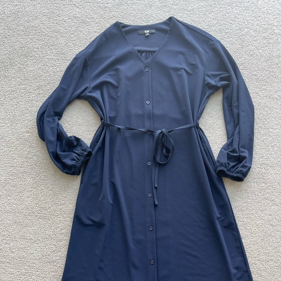 UNIQLO CREPE JERSEY LONG SLEEVE MIDI DRESS - Picture 3 of 7